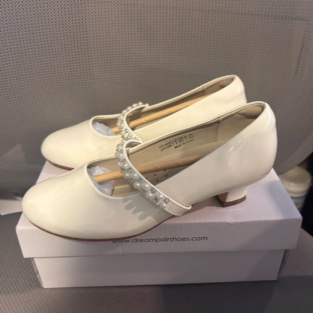 Girls white dress shoes
